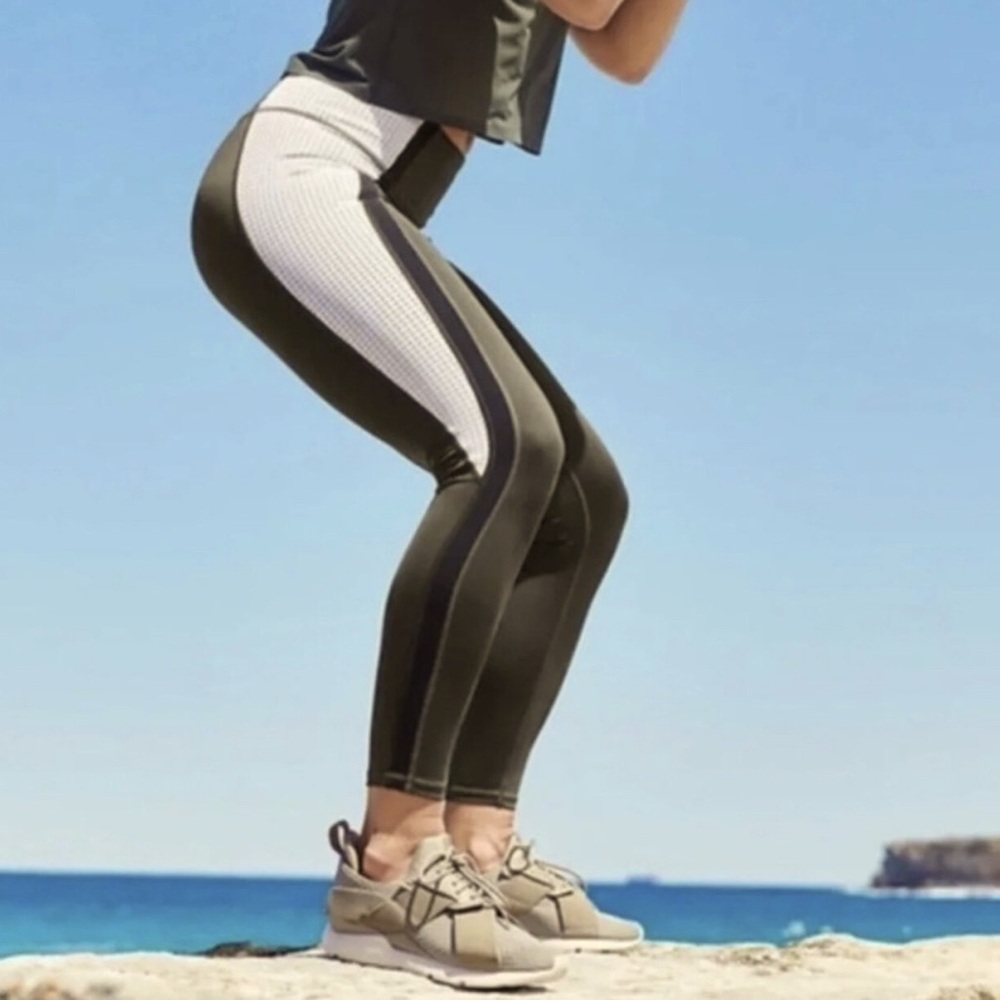Athleta Colorblock Contender 7/8 Tight Leggings Size Small